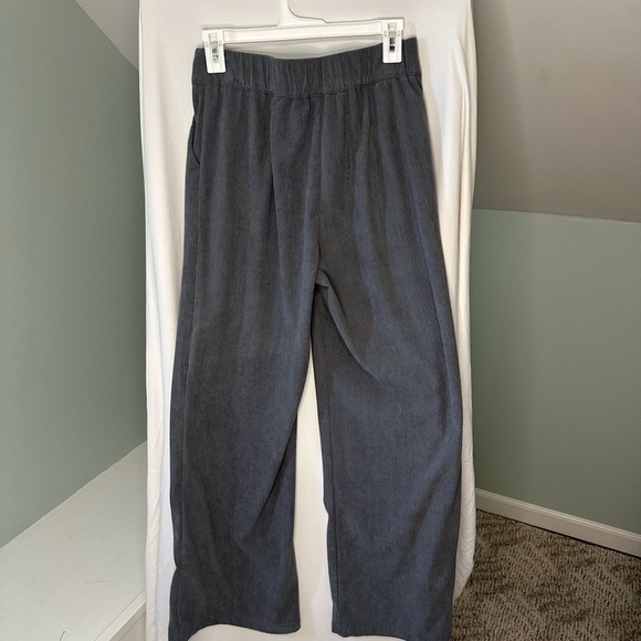 Women's Gray Wide-Leg Corduroy pants Size Medium - Picture 3 of 8